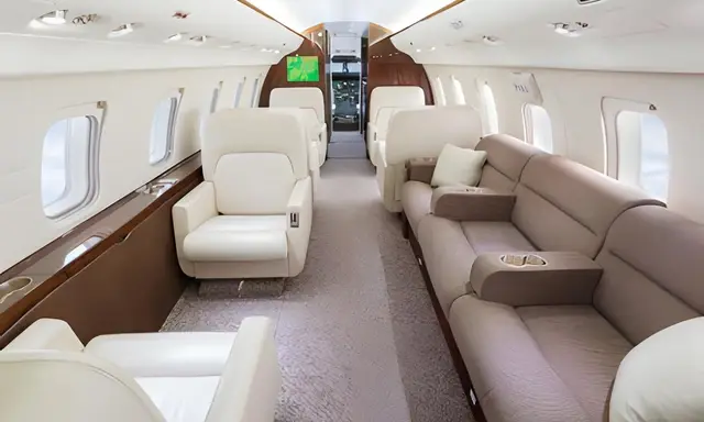 Bombardier Challenger 605 N605CS operated by Jet Linx Aviation, LLC photo 2