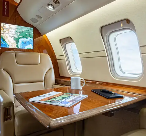 Bombardier Challenger 605 N605DS operated by Solairus Aviation photo 6
