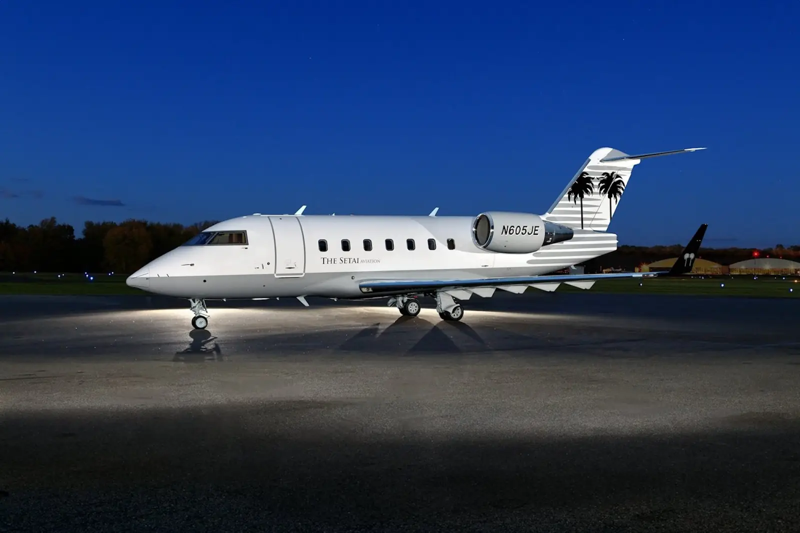 Bombardier Challenger 604 N605JE operated by Talon Air, LLC, exterior