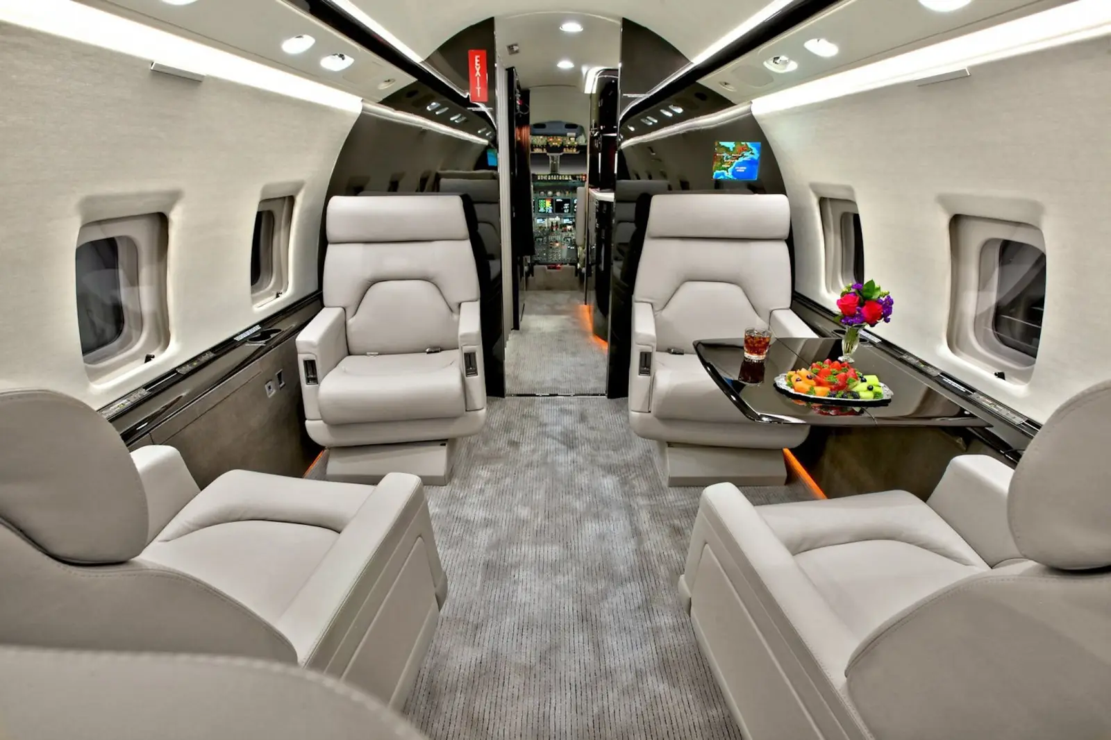 Bombardier Challenger 604 N605JE operated by Talon Air, LLC photo 5