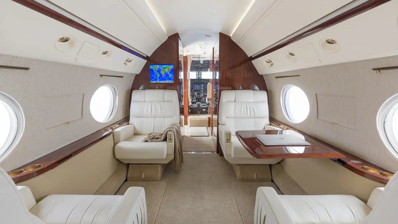 Gulfstream IV-SP N606PS operated by STAJets photo 5