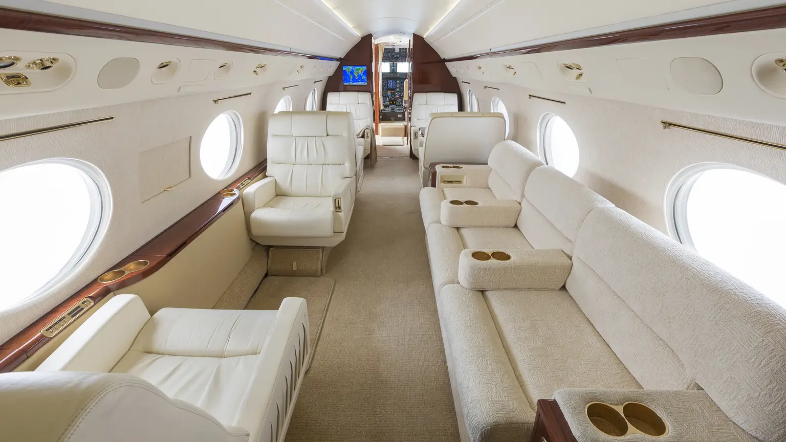 Gulfstream IV-SP N606PS operated by STAJets photo 6