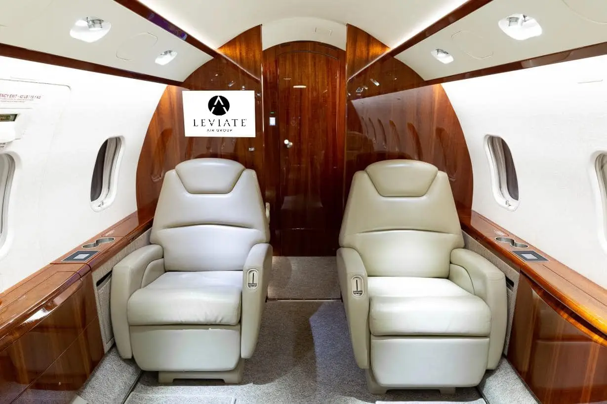 Bombardier Challenger 300 N606RP operated by Koury Aviation, Inc. photo 6