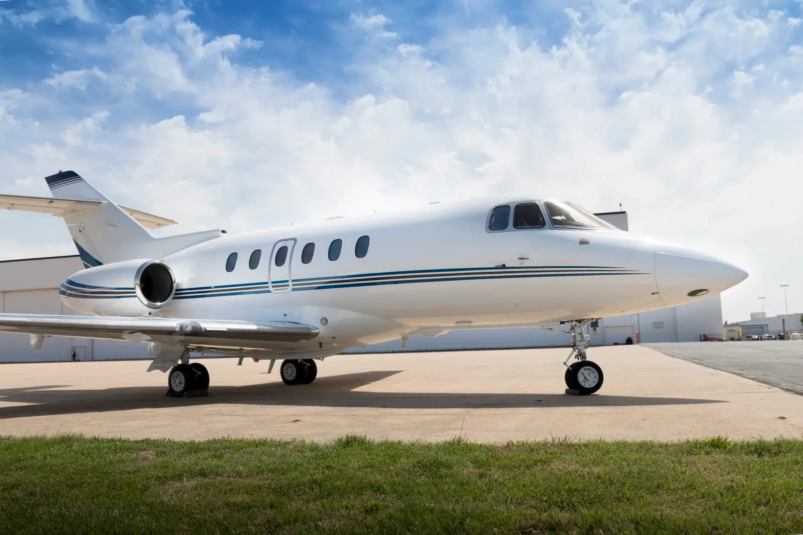 Beechcraft Hawker 800XP N606WJ operated by Execuflight, Inc., exterior