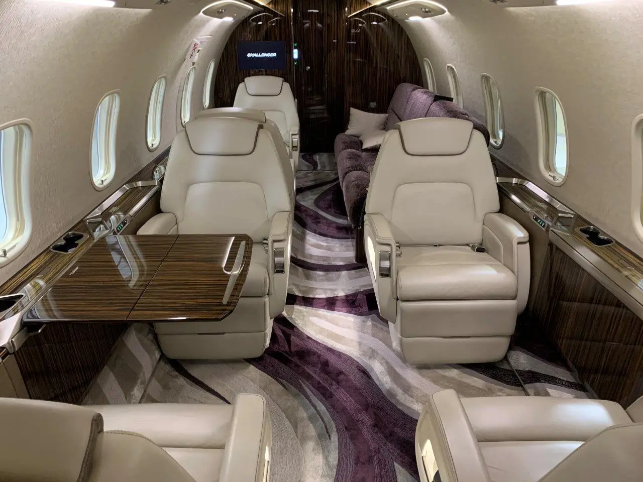 Bombardier Challenger 350 N60CK operated by Jet Edge International, KCBM photo 2
