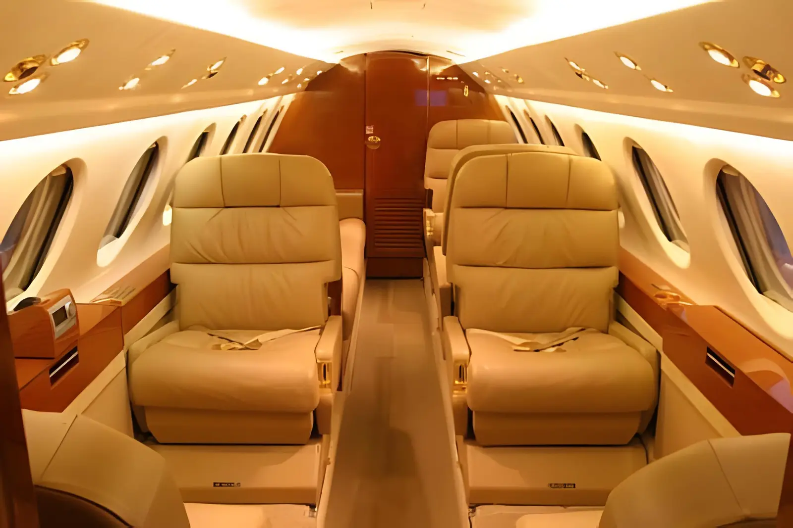 Dassault Falcon 50 N60HX operated by Century Aviation, Inc. photo 2
