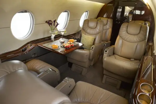 Beechcraft Hawker 400XP N615KZ operated by Wheels Up photo 2