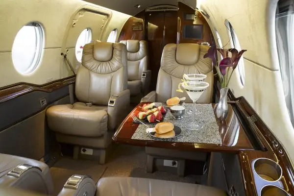 Beechcraft Hawker 400XP N615KZ operated by Wheels Up photo 3