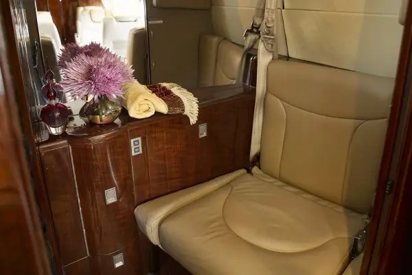 Beechcraft Hawker 400XP N615KZ operated by Wheels Up photo 5