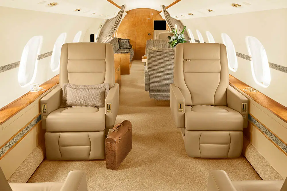 Bombardier Global Express XRS N616DC operated by Solairus Aviation photo 5