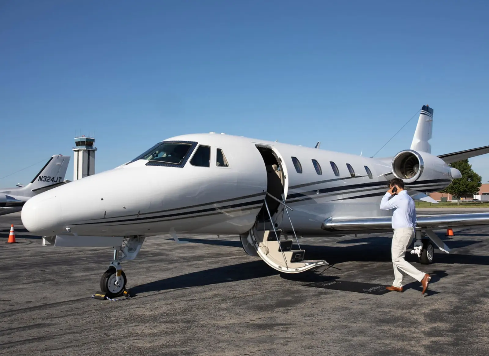 Cessna Citation Excel N617CB operated by Waltzing Matilda Aviation LLC photo 4