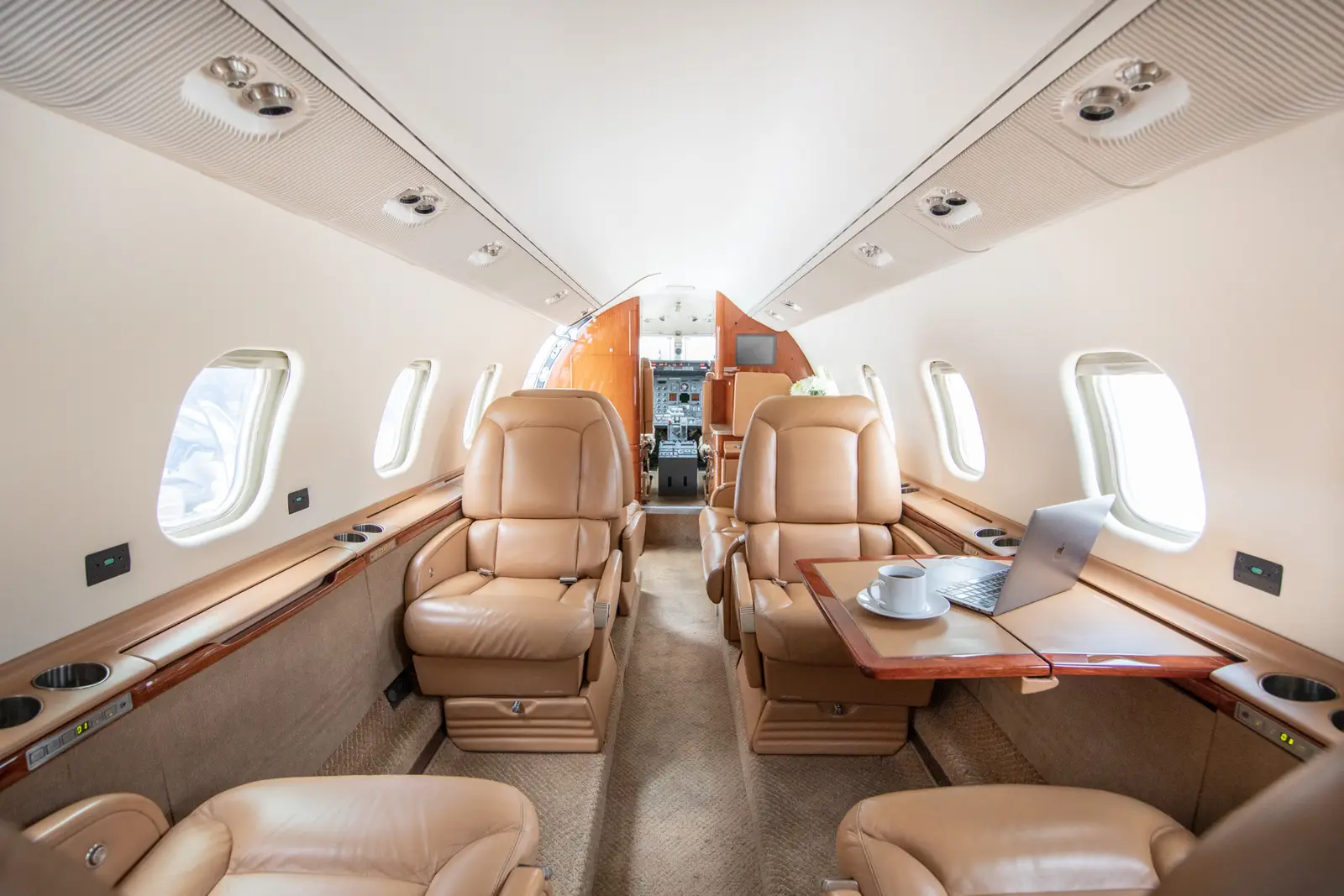 Bombardier Learjet 60 N618L operated by M&N Aviation, Inc. photo 2