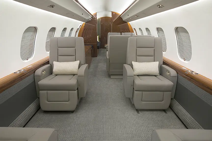 Bombardier Global 6000 N620SY operated by Clay Lacy Aviation, Inc. photo 3