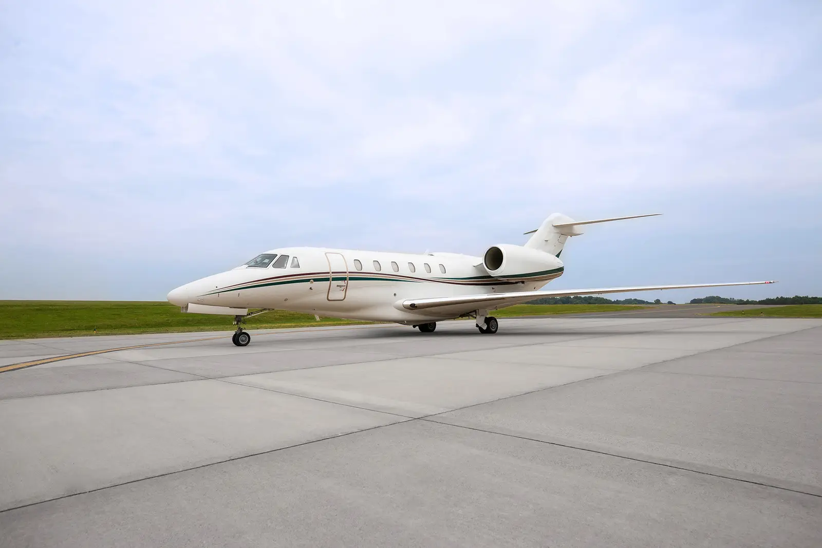 Cessna Citation X N621FP operated by Mountain Aviation photo 6