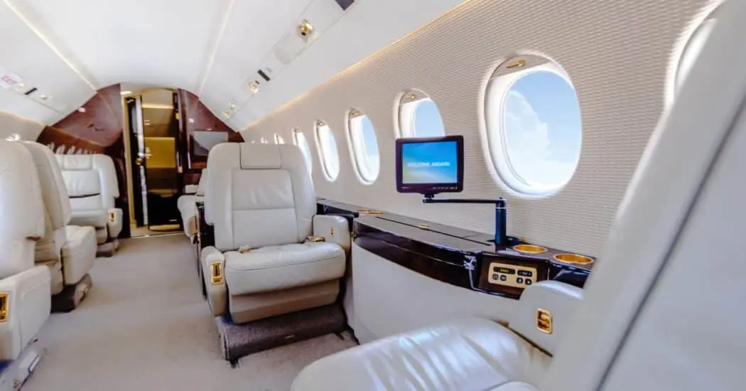 Dassault Falcon 2000EX N623RM operated by Business Jet Services photo 2