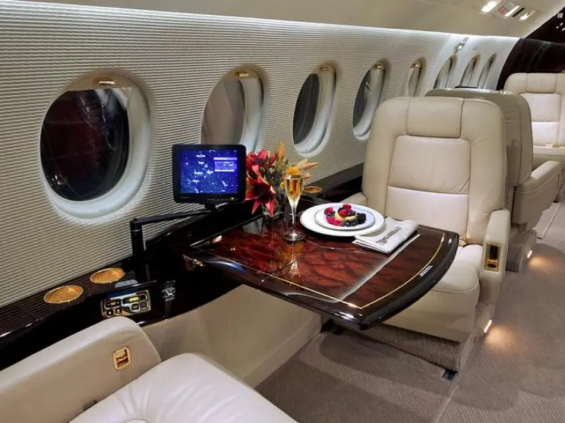 Dassault Falcon 2000EX N623RM operated by Business Jet Services photo 4