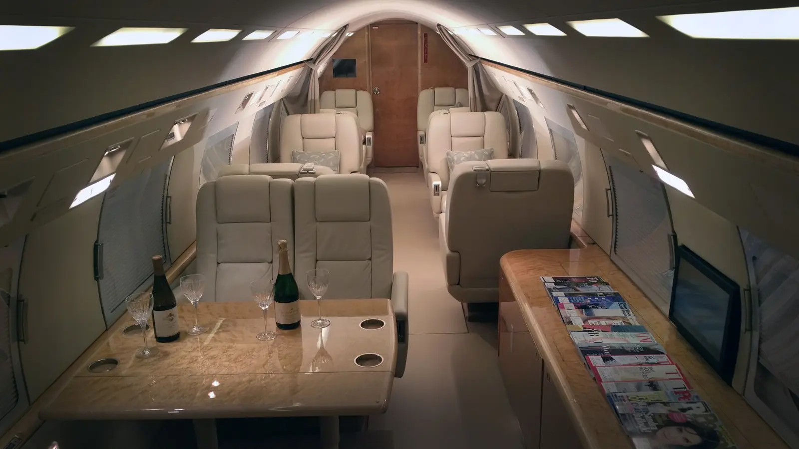 Gulfstream IV-SP N624GJ operated by Alerion Aviation photo 5