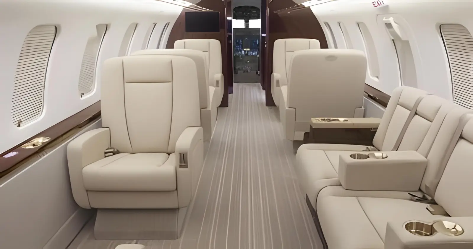 Bombardier Challenger 605 N624MY operated by Jet Linx Aviation, LLC photo 2