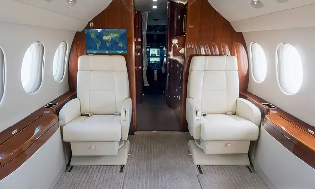 Dassault Falcon 7X N630TS operated by Solairus Aviation photo 4