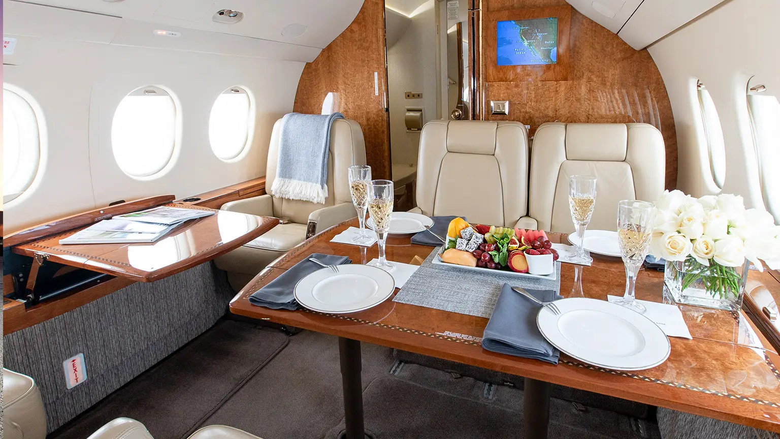Dassault Falcon 2000 N630VC operated by Rennia Aviation, LLC photo 3