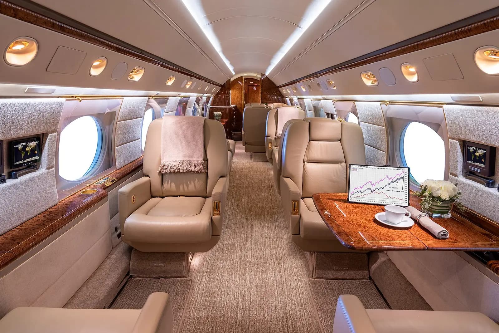 Gulfstream V N631VR operated by Silver Air photo 3