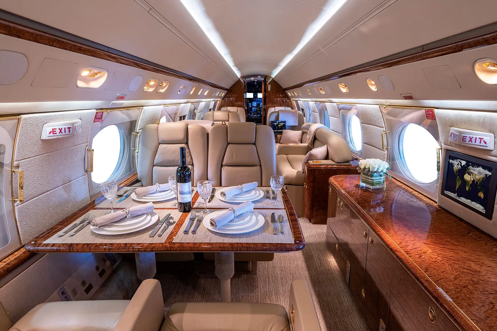 Gulfstream V N631VR operated by Silver Air photo 5