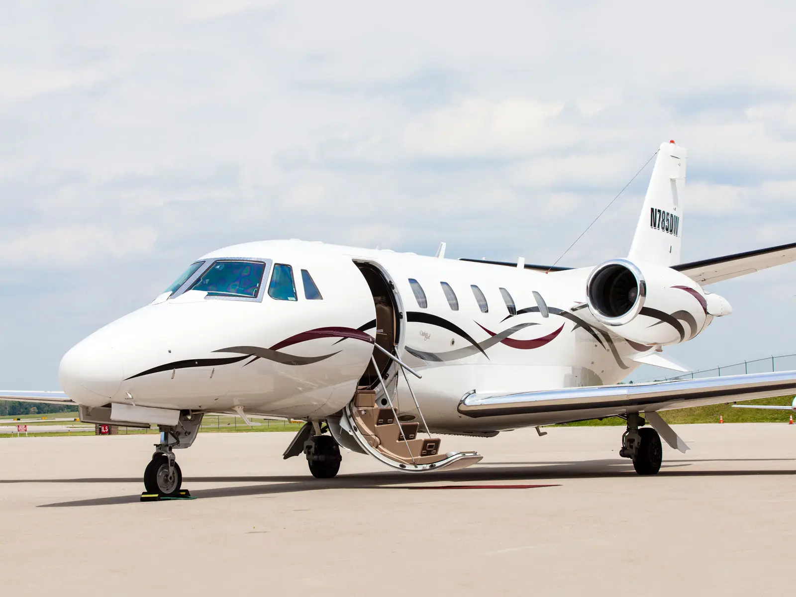 Cessna Citation Excel N637AM operated by Mach One Air Charters Inc. photo 5
