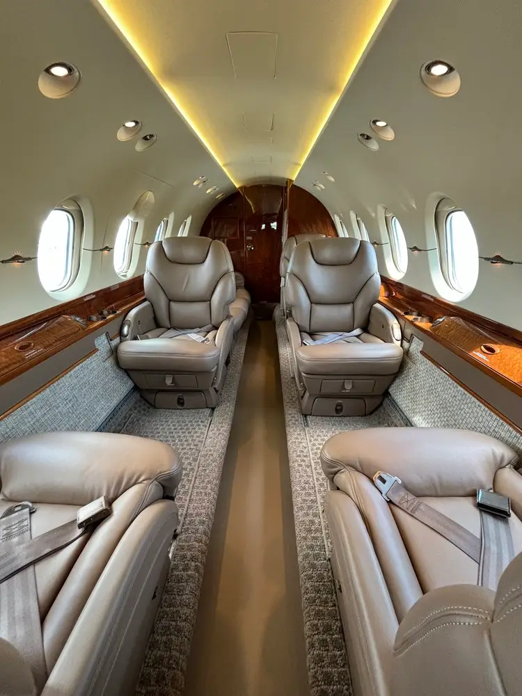 Beechcraft Hawker 800XP N63YM operated by Elite Air, Inc., KTPA photo 2