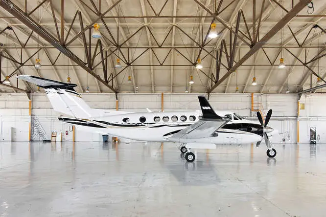 Beechcraft King Air 360 N64FB operated by Axis Jet photo 2