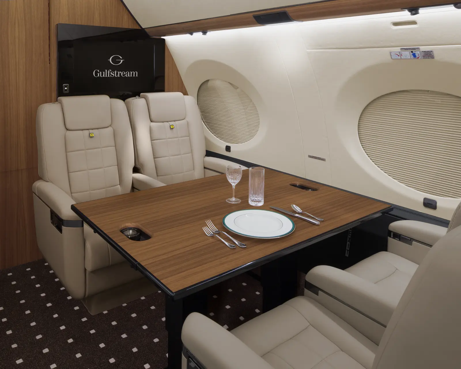 Gulfstream G650 N650DY operated by Solairus Aviation photo 5