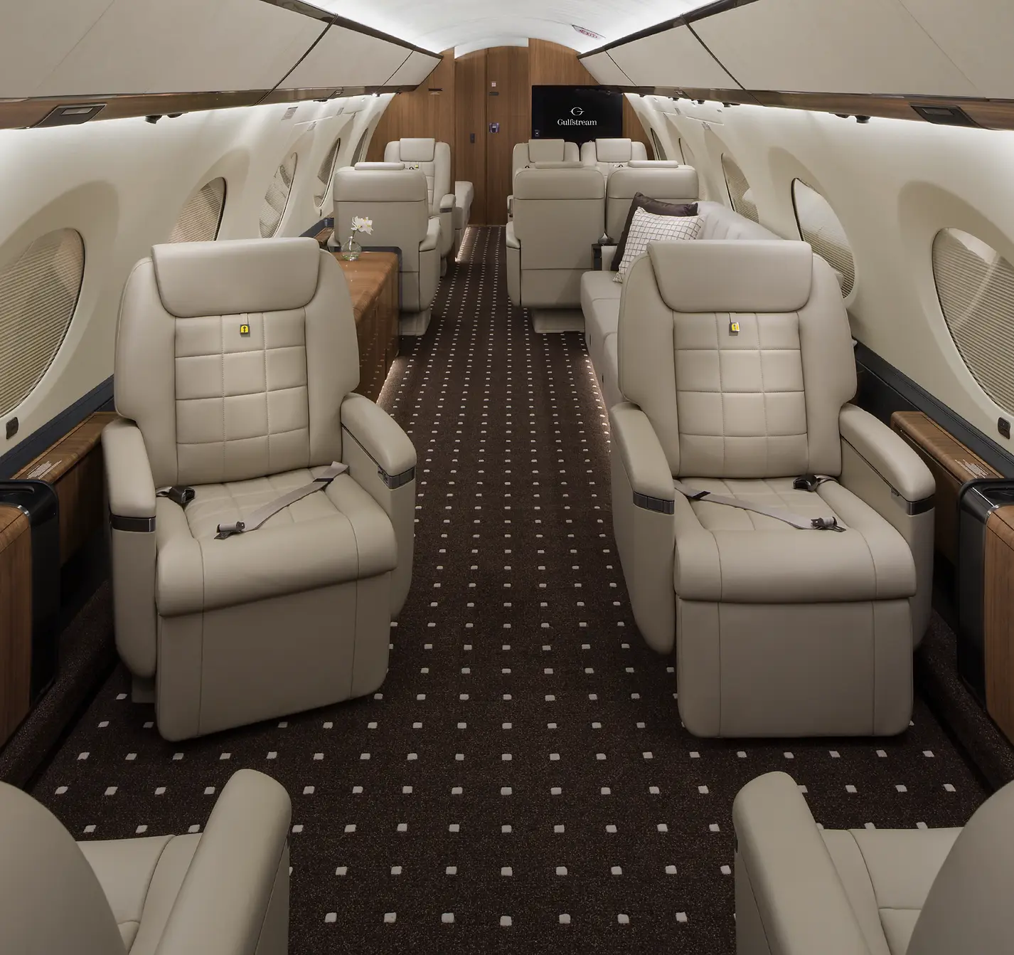 Gulfstream G650 N650DY operated by Solairus Aviation photo 6