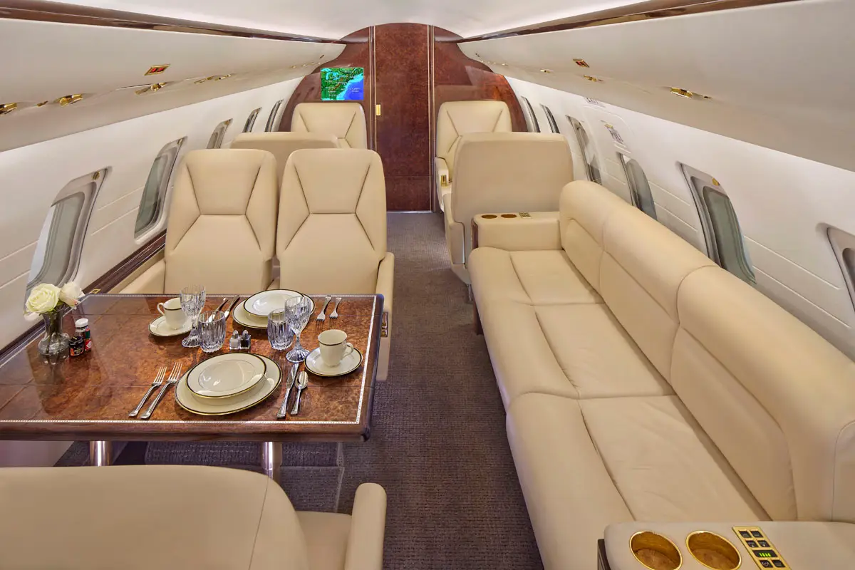 Bombardier Challenger 604 N650HJ operated by Hop-A-Jet WorldWide Jet Charter photo 2