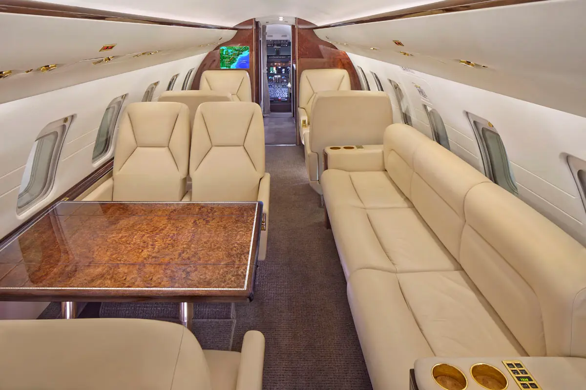 Bombardier Challenger 604 N650HJ operated by Hop-A-Jet WorldWide Jet Charter photo 5