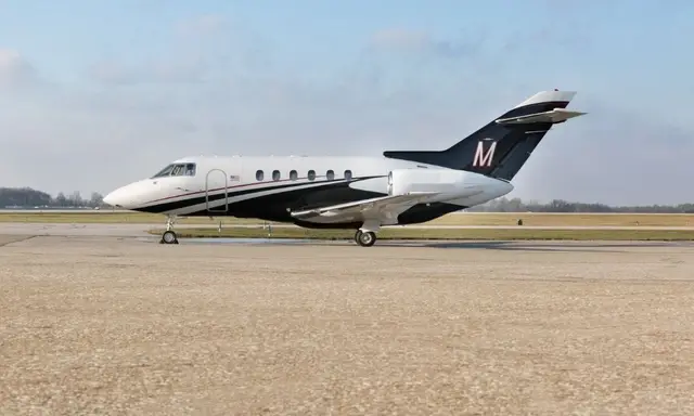 Beechcraft Hawker 800XP N655MD operated by Jet Access Aviation, KCAK photo 3
