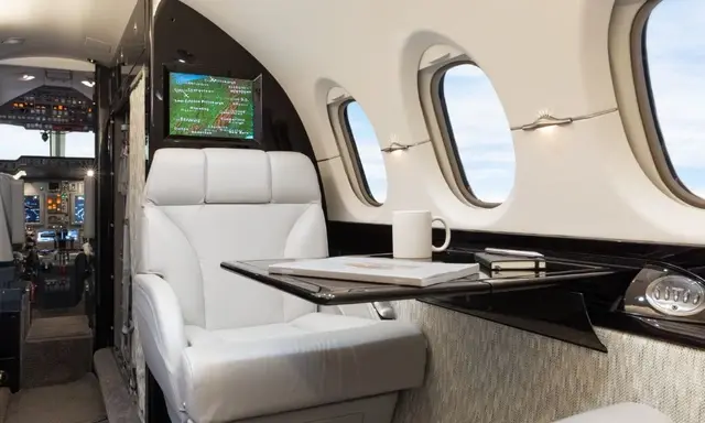 Beechcraft Hawker 800XP N655MD operated by Jet Access Aviation, KCAK photo 4