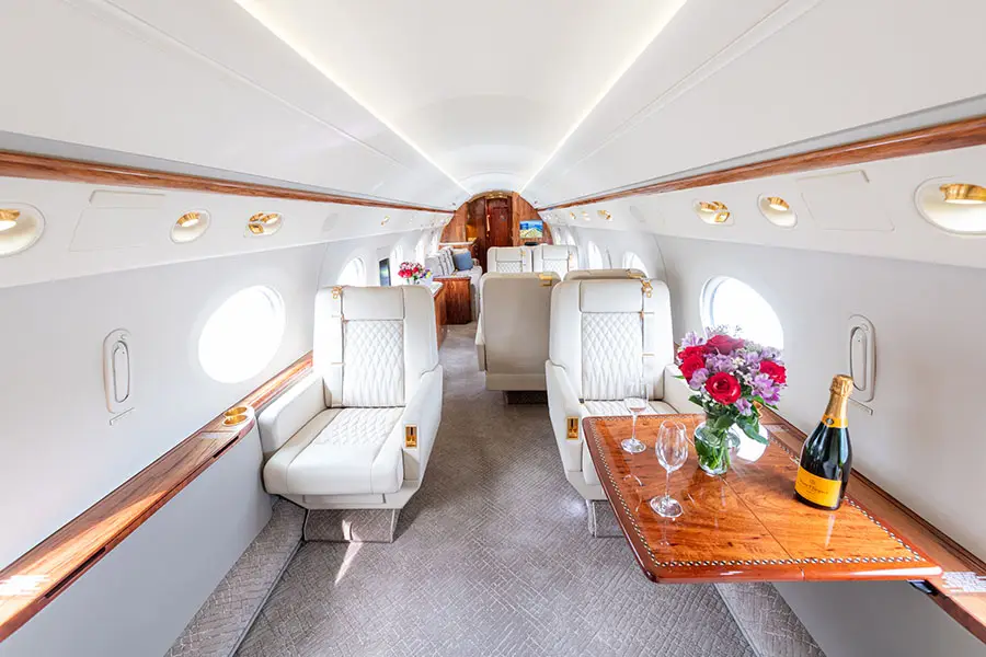 Gulfstream G550 N65KL operated by NeaJets photo 3