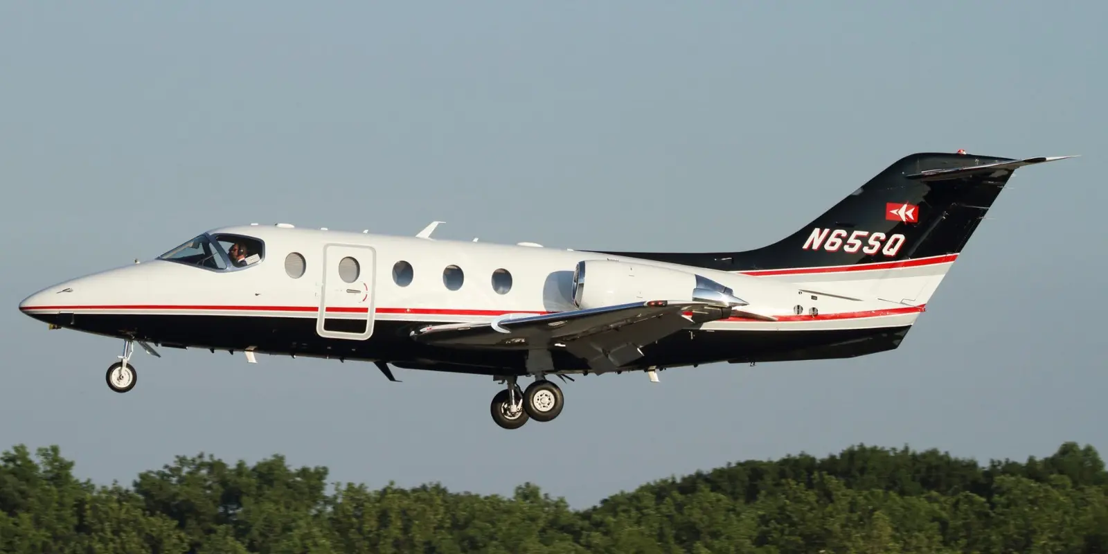Beechcraft Beechjet 400A N65SQ operated by Sky Quest, LLC, KCLE photo 2