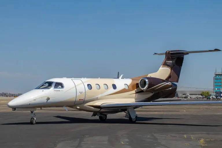Embraer Phenom 300 N660RB operated by STAJets, exterior