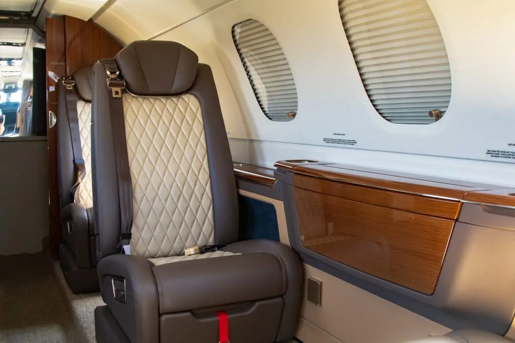 Embraer Phenom 300 N660RB operated by STAJets photo 5