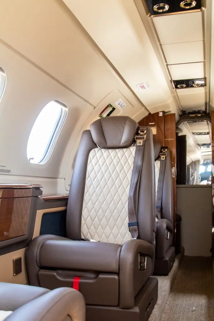 Embraer Phenom 300 N660RB operated by STAJets photo 6
