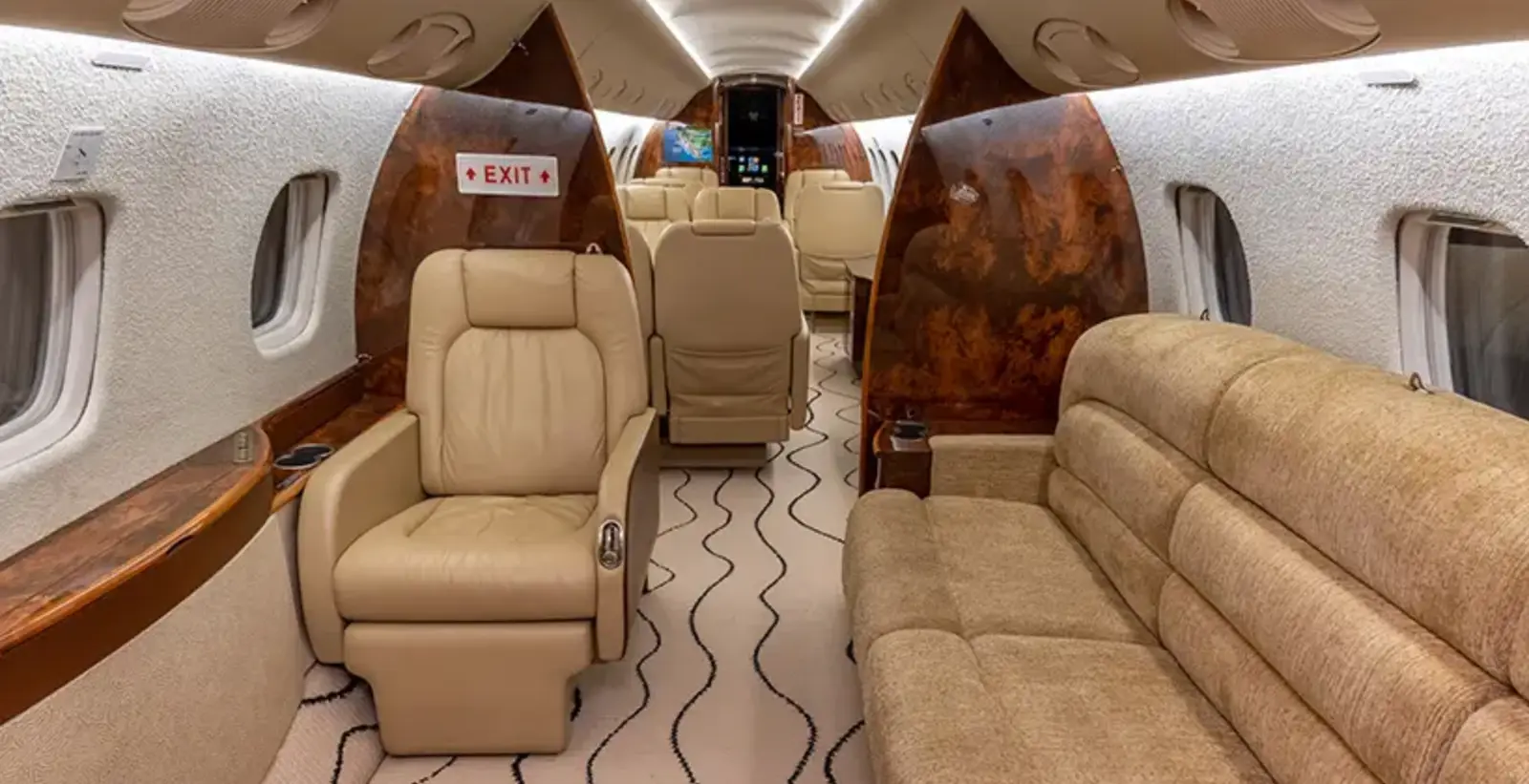 Embraer Legacy 600 N661JM operated by Pinnacle Aviation photo 3