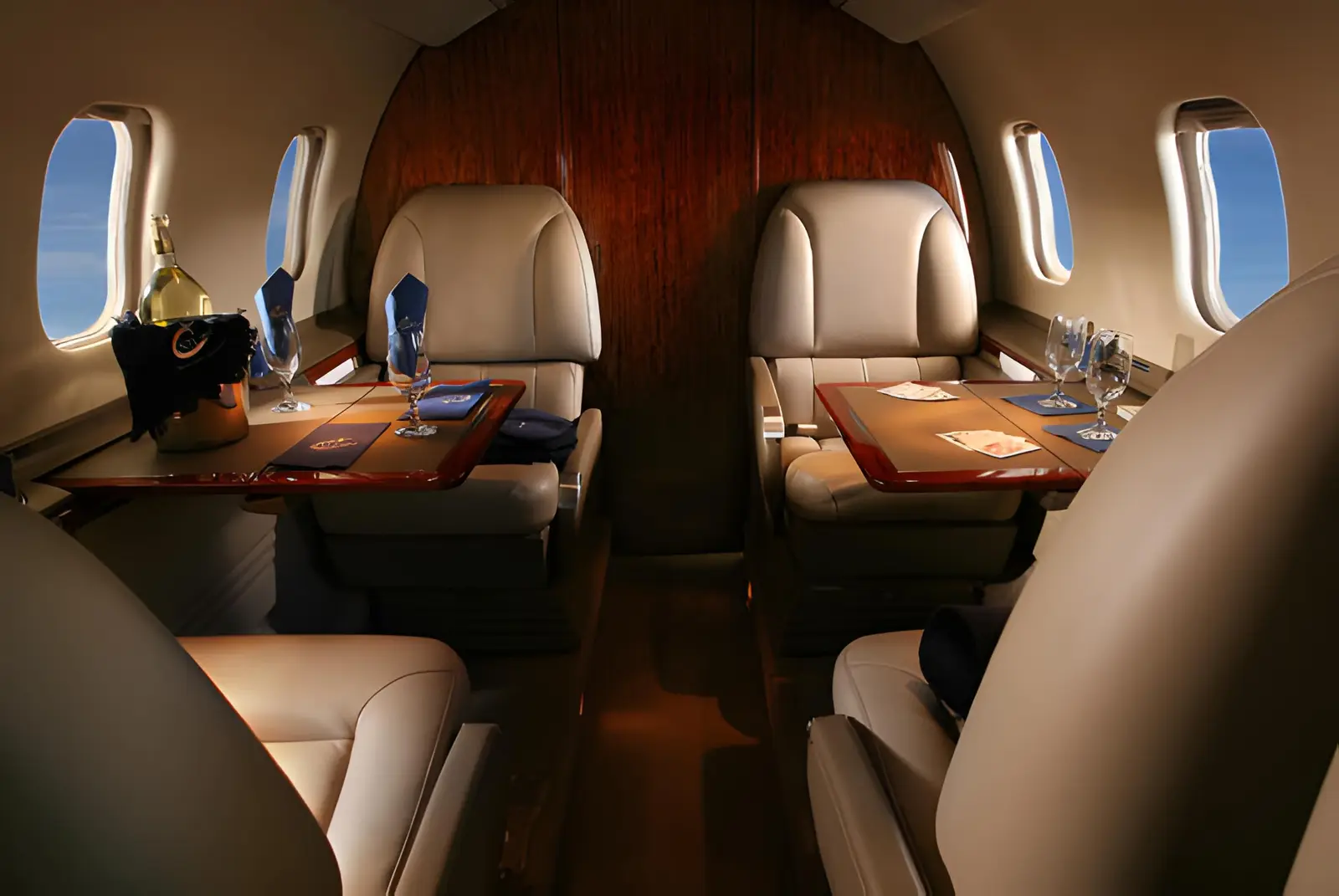 Bombardier Learjet 60 N662AR operated by ATI Jet Executive Charter, KELP photo 2