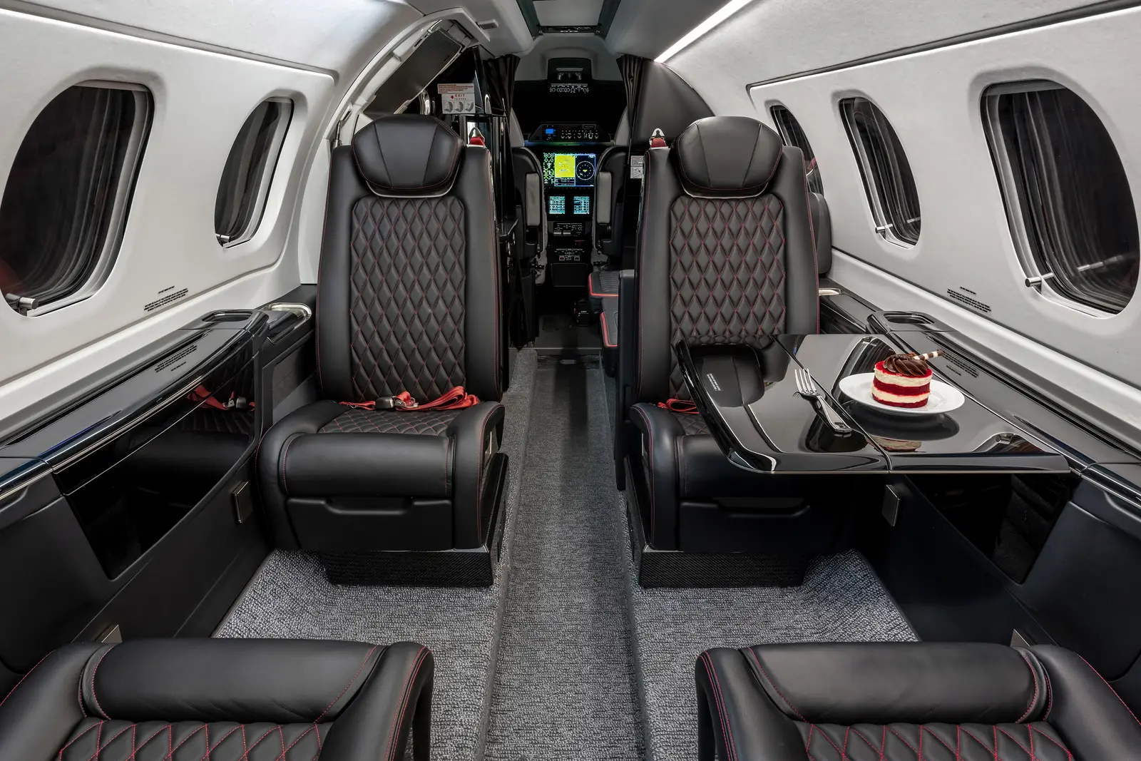 Embraer Phenom 300E N662JM operated by Pinnacle Aviation photo 6