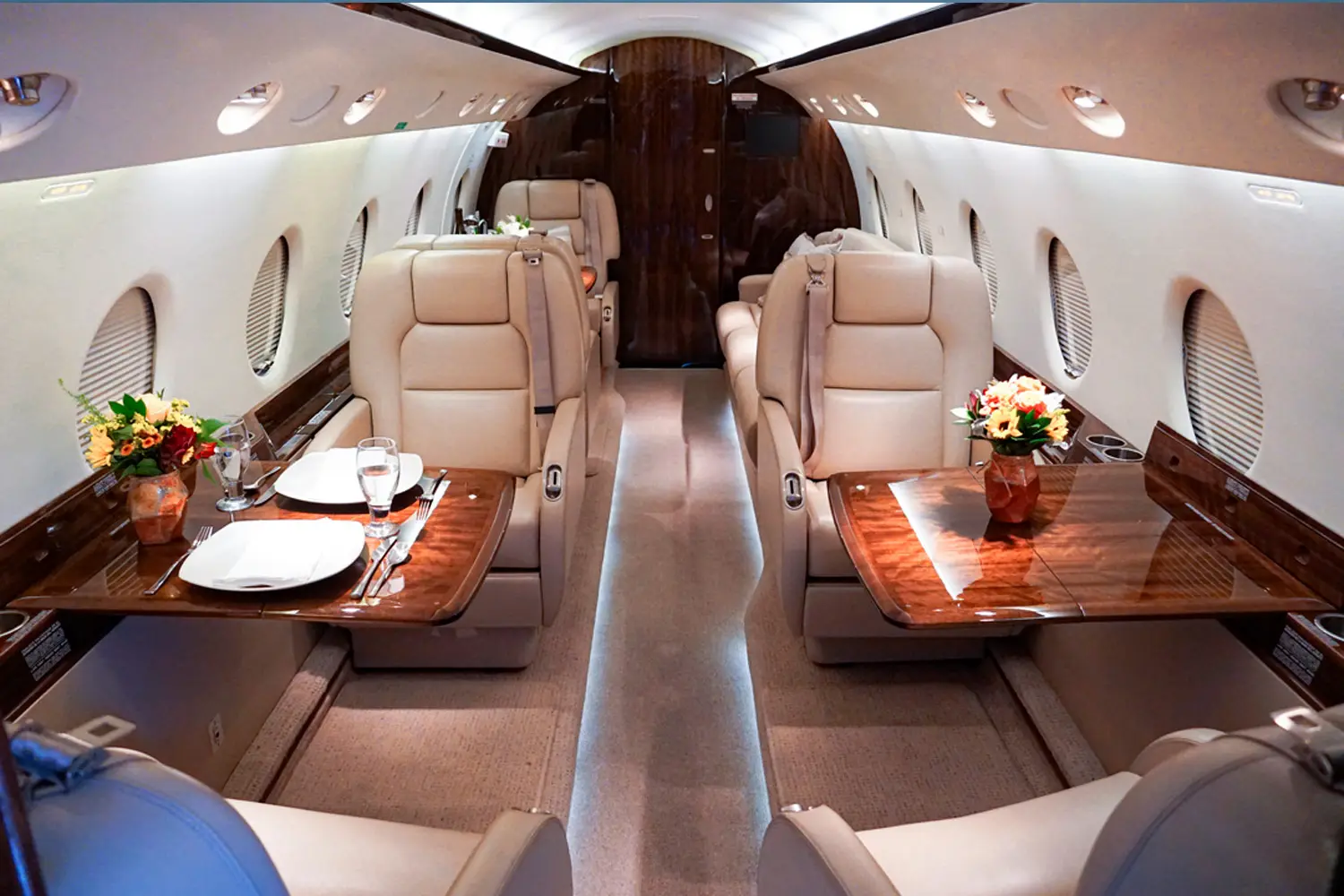 Gulfstream G200 N663SB operated by Jet Linx Aviation, LLC photo 2