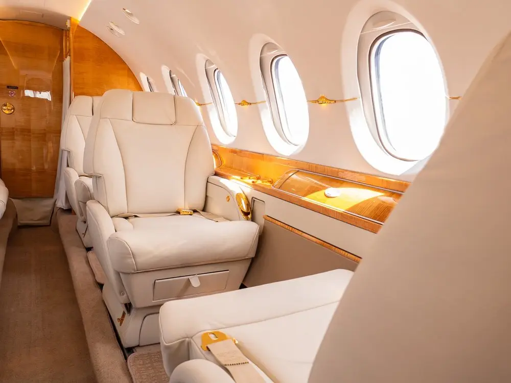 Beechcraft Hawker 800XP N676GH operated by FlyUSA photo 3