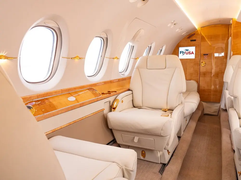 Beechcraft Hawker 800XP N676GH operated by FlyUSA photo 6