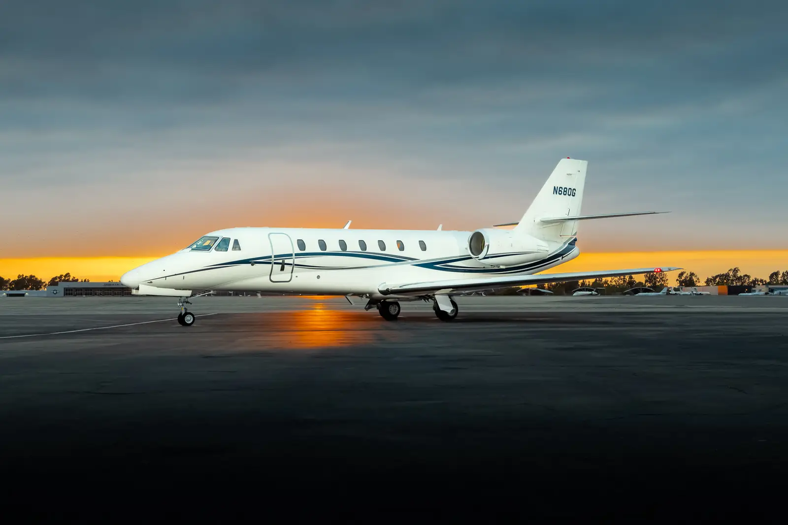 Cessna Citation Sovereign N680G operated by STAJets, KSNA, exterior