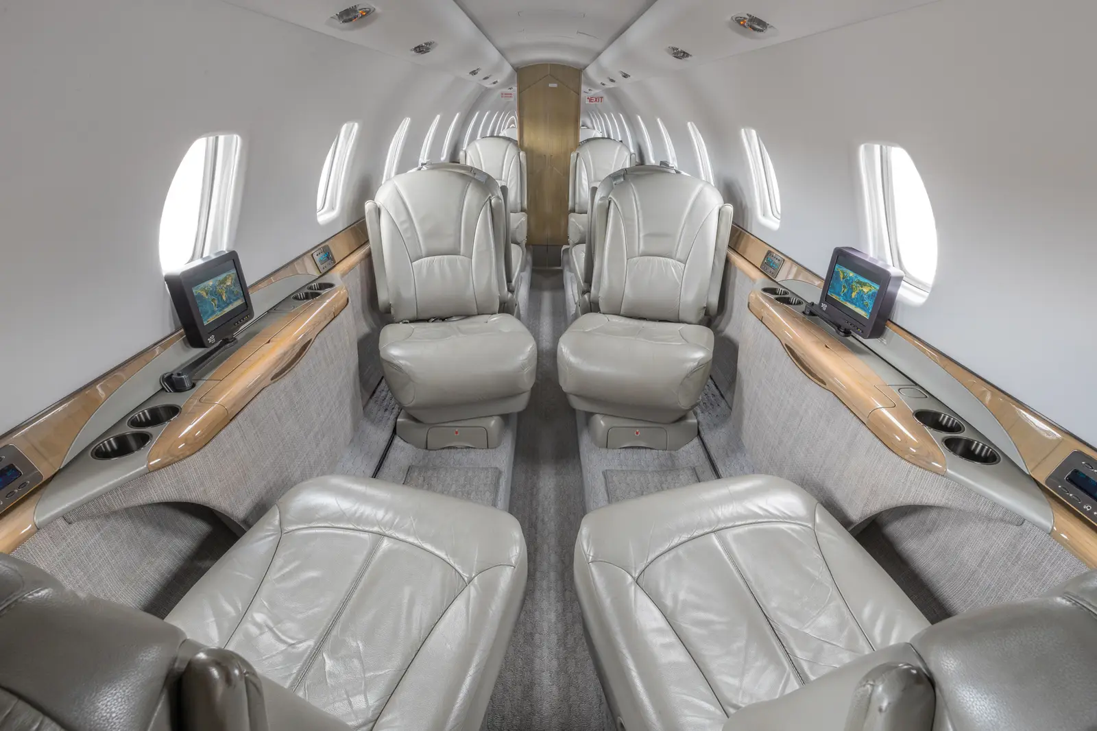 Cessna Citation Sovereign N680G operated by STAJets, KSNA photo 6