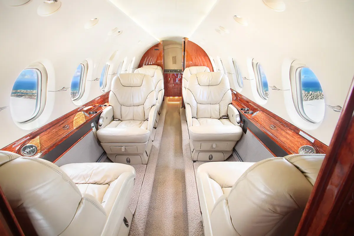 Beechcraft Hawker 800XP N684DK operated by BellAir LLC photo 2