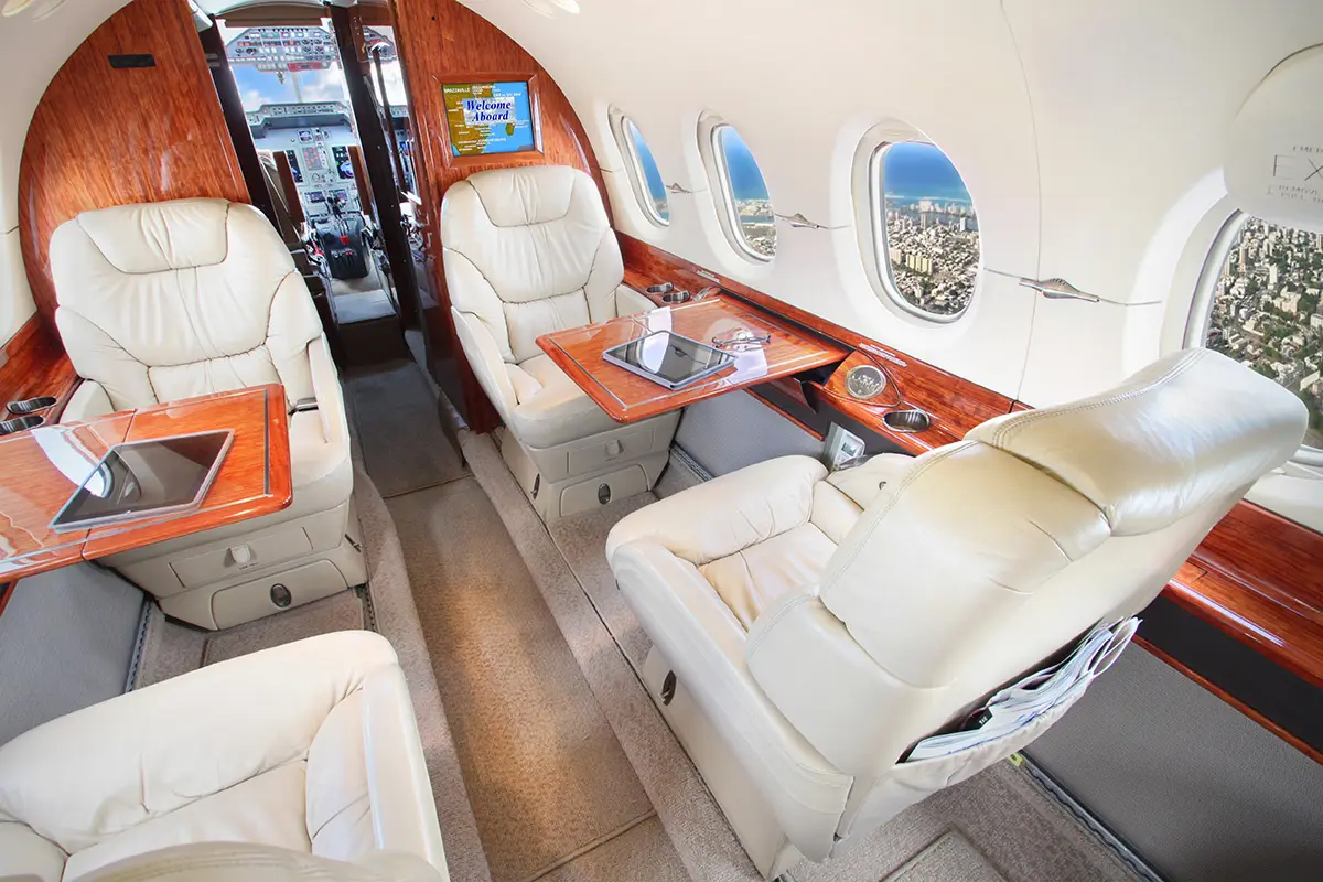 Beechcraft Hawker 800XP N684DK operated by BellAir LLC photo 3